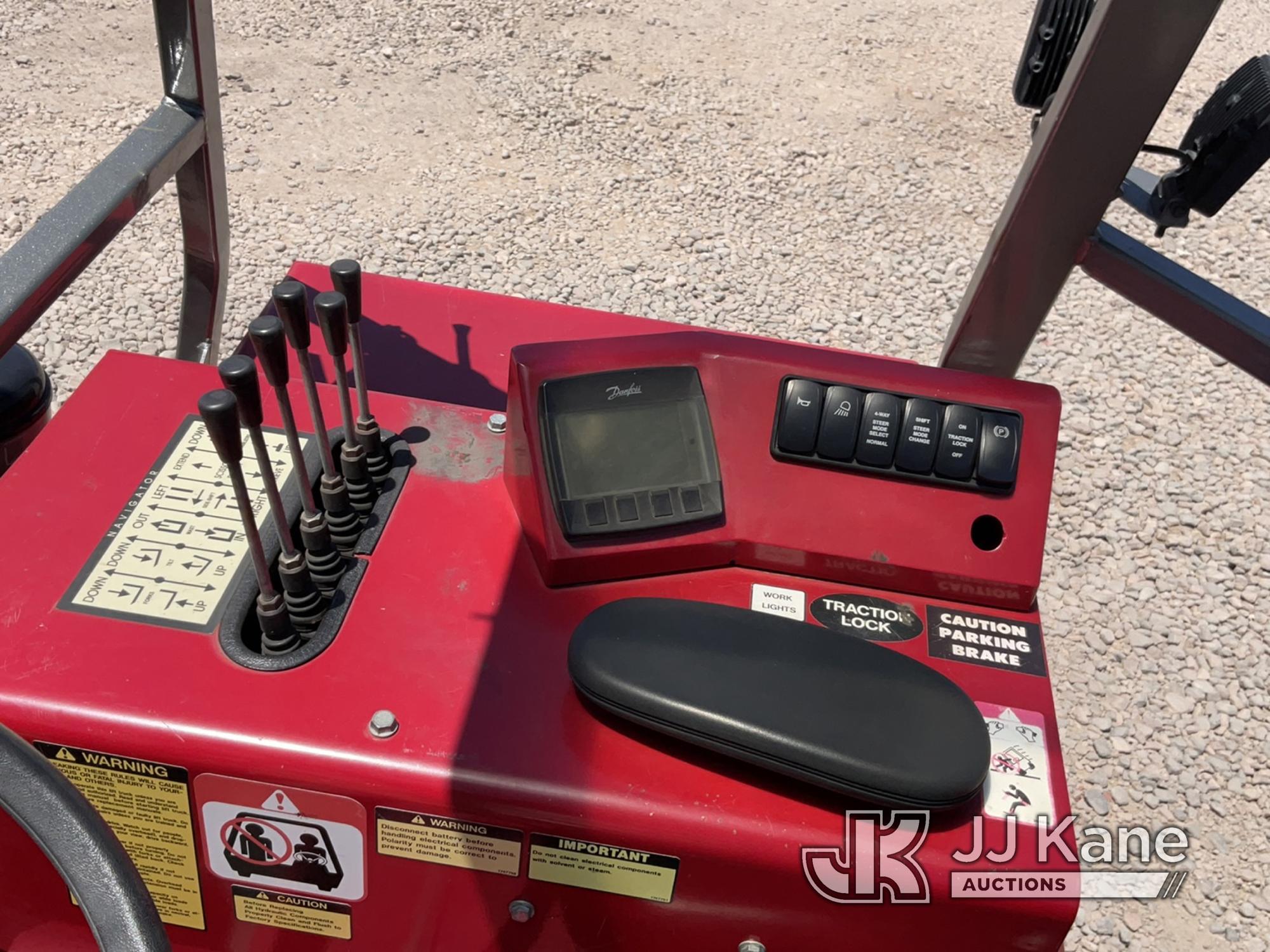 (Dixon, CA) 2019 Navigator RT-5500 Piggyback Forklift Runs, Moves & Operates