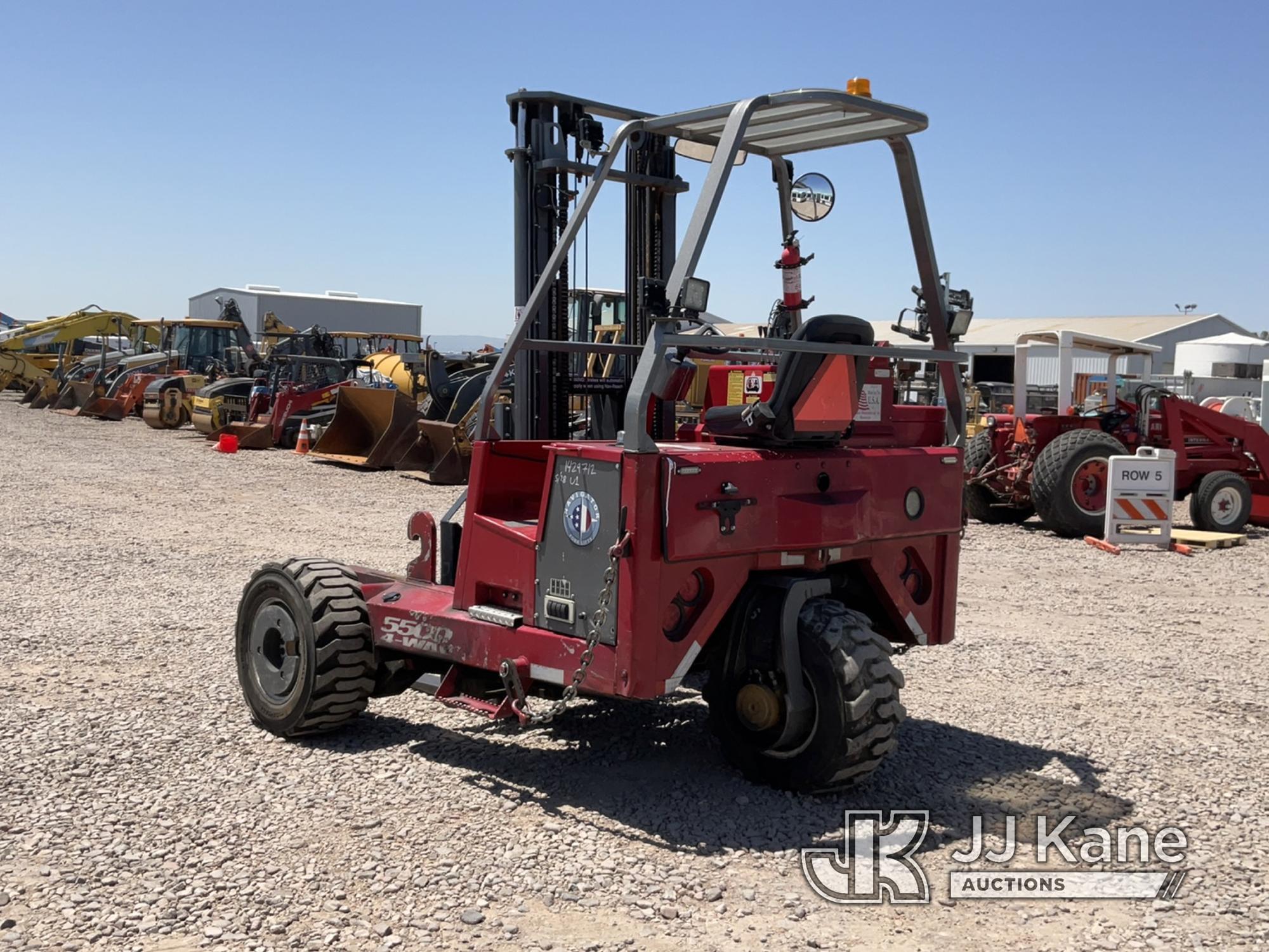 (Dixon, CA) 2019 Navigator RT-5500 Piggyback Forklift Runs, Moves & Operates