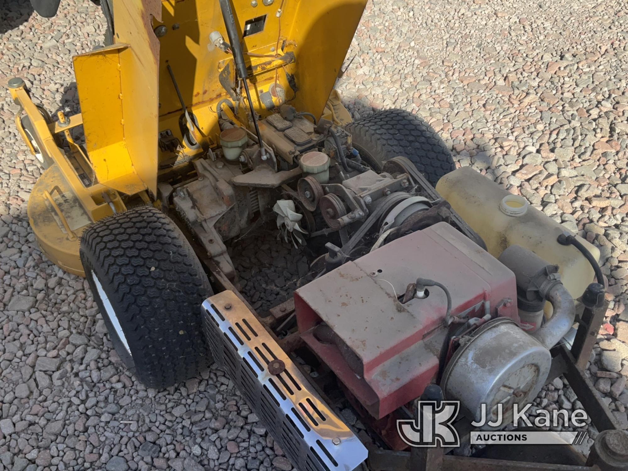 (Dixon, CA) Walker Ride On Mower Not Running, Missing Gas Cap, Flat Tire, Conditions Unknown