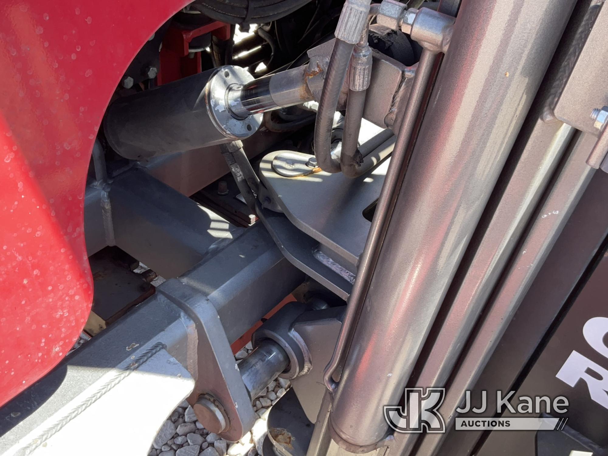 (Dixon, CA) 2019 Navigator RT-5500 Piggyback Forklift Runs, Moves & Operates
