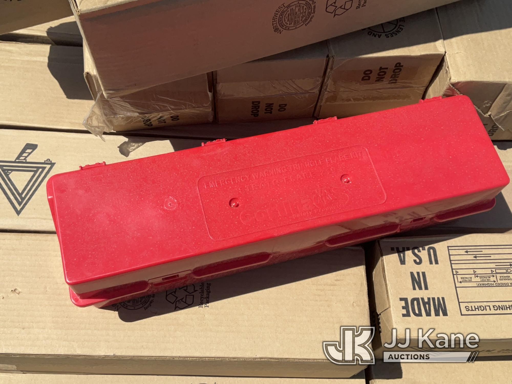 (Dixon, CA) Pallet of Triangle Reflector Kits (New in Box) NOTE: This unit is being sold AS IS/WHERE