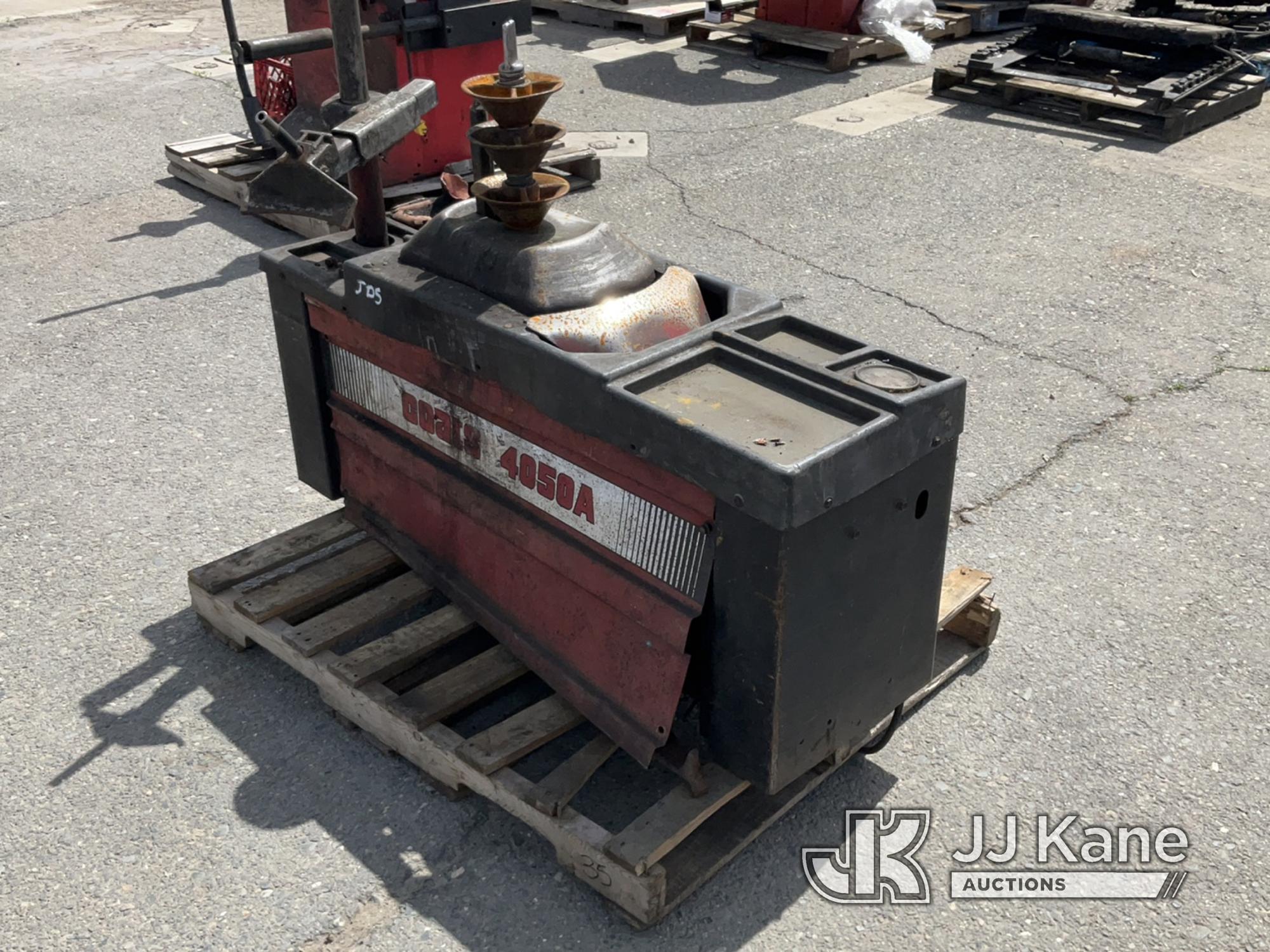 (Dixon, CA) Coats 4050A Tire Changer (Worn Worn, Operation Status Unknown