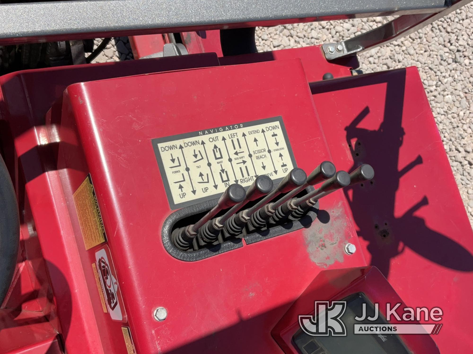 (Dixon, CA) 2019 Navigator RT-5500 Piggyback Forklift Runs, Moves & Operates