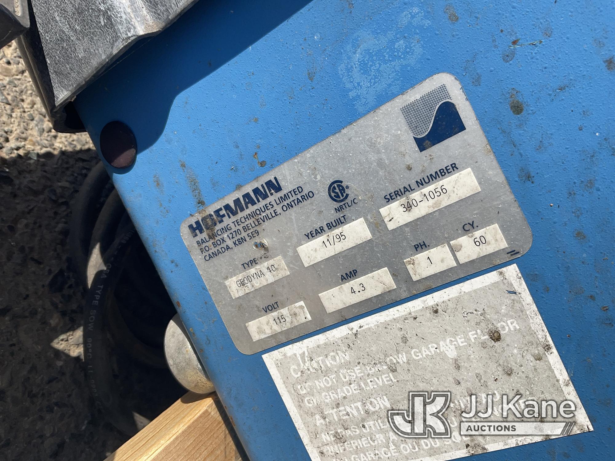 (Dixon, CA) Hofmann Tire Balancer NOTE: This unit is being sold AS IS/WHERE IS via Timed Auction and