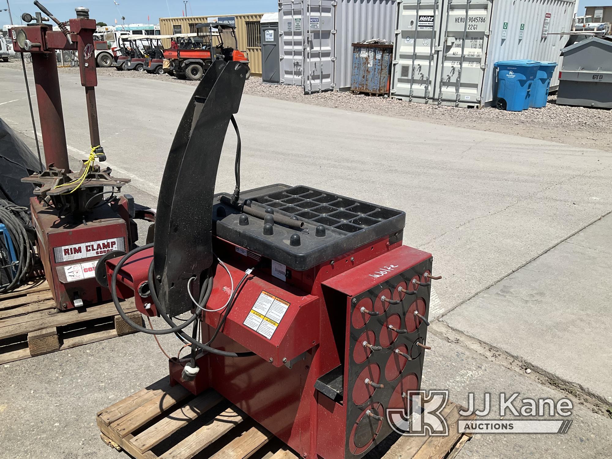 (Dixon, CA) Coats v200 Wheel Balancer (Used) NOTE: This unit is being sold AS IS/WHERE IS via Timed