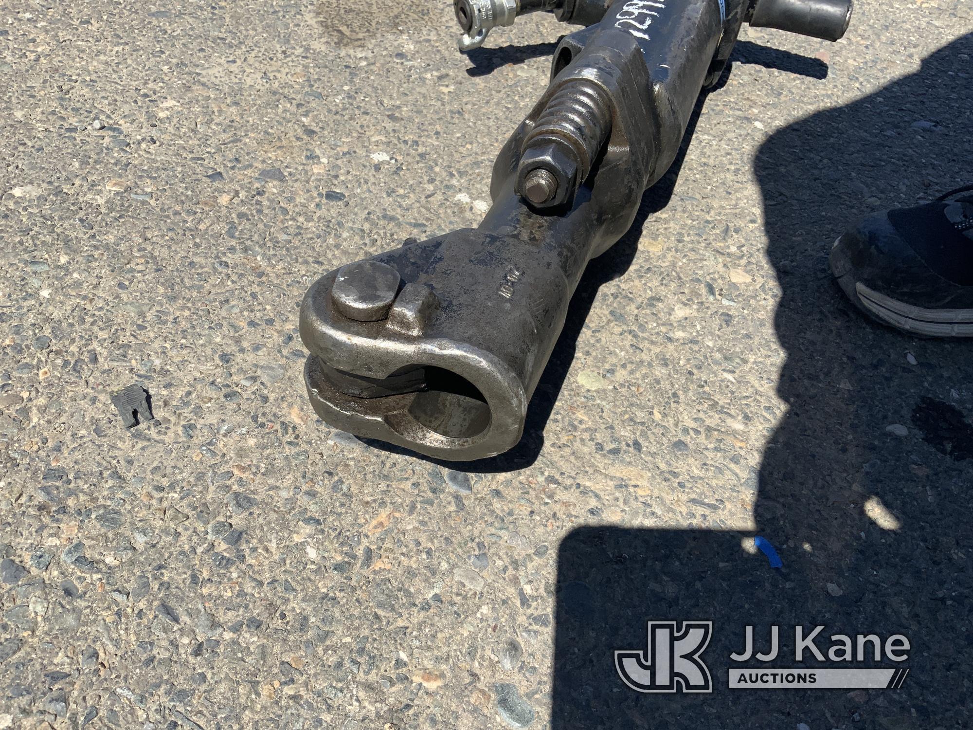 (Dixon, CA) 90lb Jackhammer NOTE: This unit is being sold AS IS/WHERE IS via Timed Auction and is lo