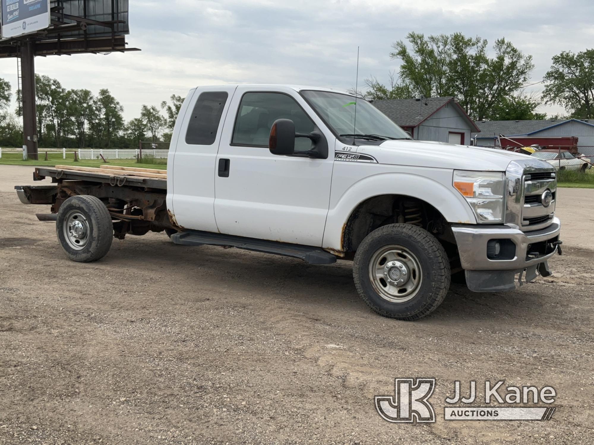 (South Beloit, IL) 2011 Ford F350 4x4 Extended-Cab Pickup Truck Runs, Moves, Rust Damage, Paint Dama