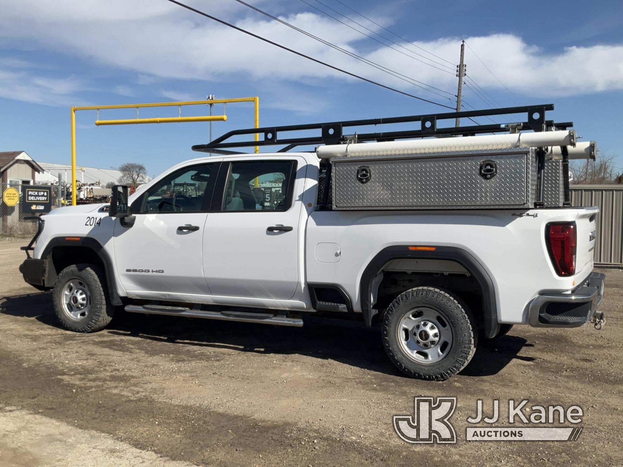 (South Beloit, IL) 2020 GMC Sierra 2500HD 4x4 Crew-Cab Pickup Truck Runs & Moves) (Paint Damage