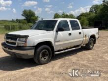 (Shakopee, MN) 2005 Chevrolet Silverado 1500 4x4 Crew-Cab Pickup Truck Starts, Runs, Moves) ( Paint