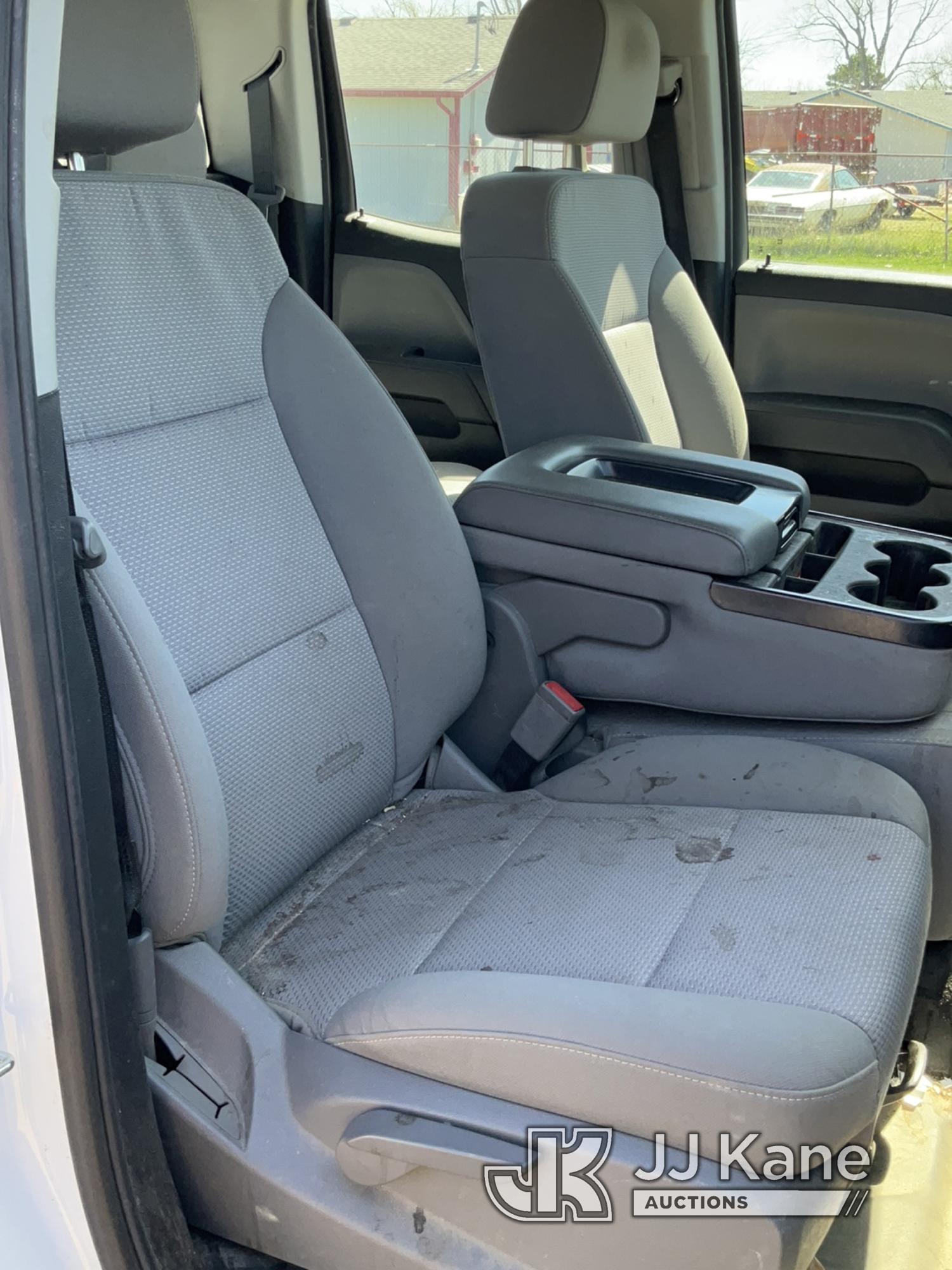 (South Beloit, IL) 2018 GMC Sierra 1500 4x4 Extended-Cab Pickup Truck Runs, Moves, Body Damage, Pain