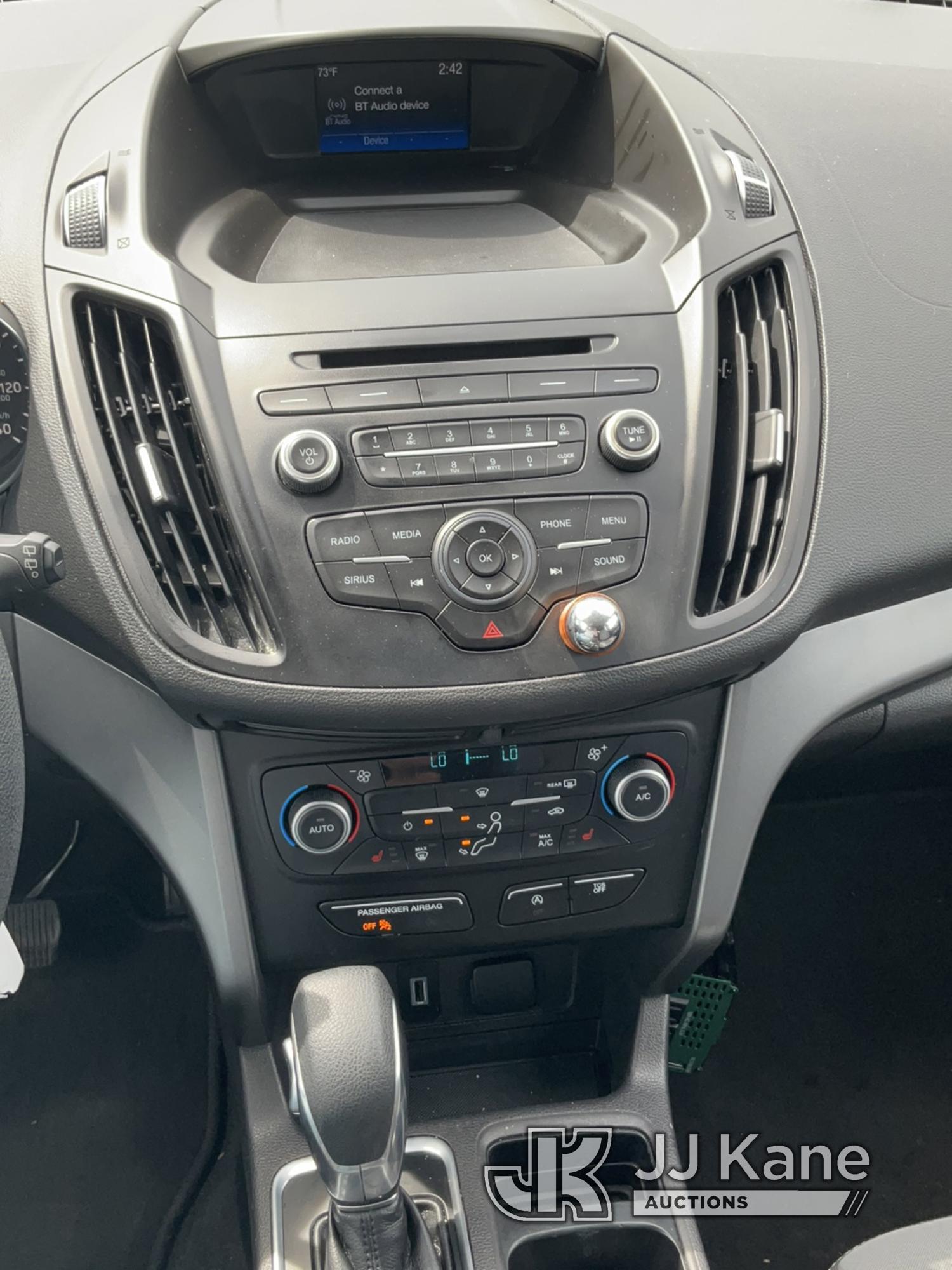 (South Beloit, IL) 2018 Ford Escape 4x4 4-Door Sport Utility Vehicle Runs & Moves) (Check Engine Lig