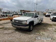 (Waxahachie, TX) 2005 Chevrolet Silverado 2500HD Enclosed Service Truck Not Running, Condition Unkno