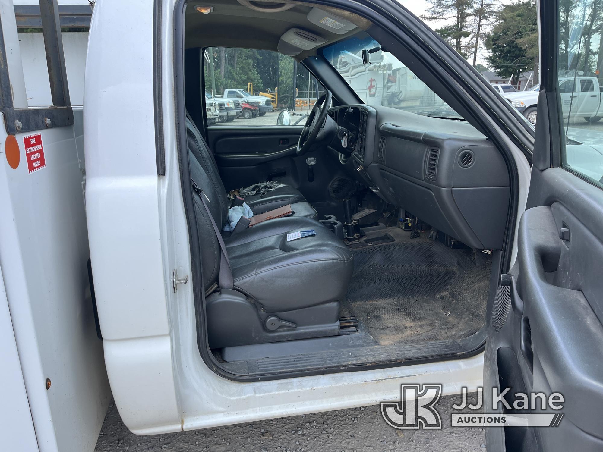 (Crewe, VA) 2006 GMC Sierra 3500 4x4 Service Truck Runs & Moves) (Check Engine Light On