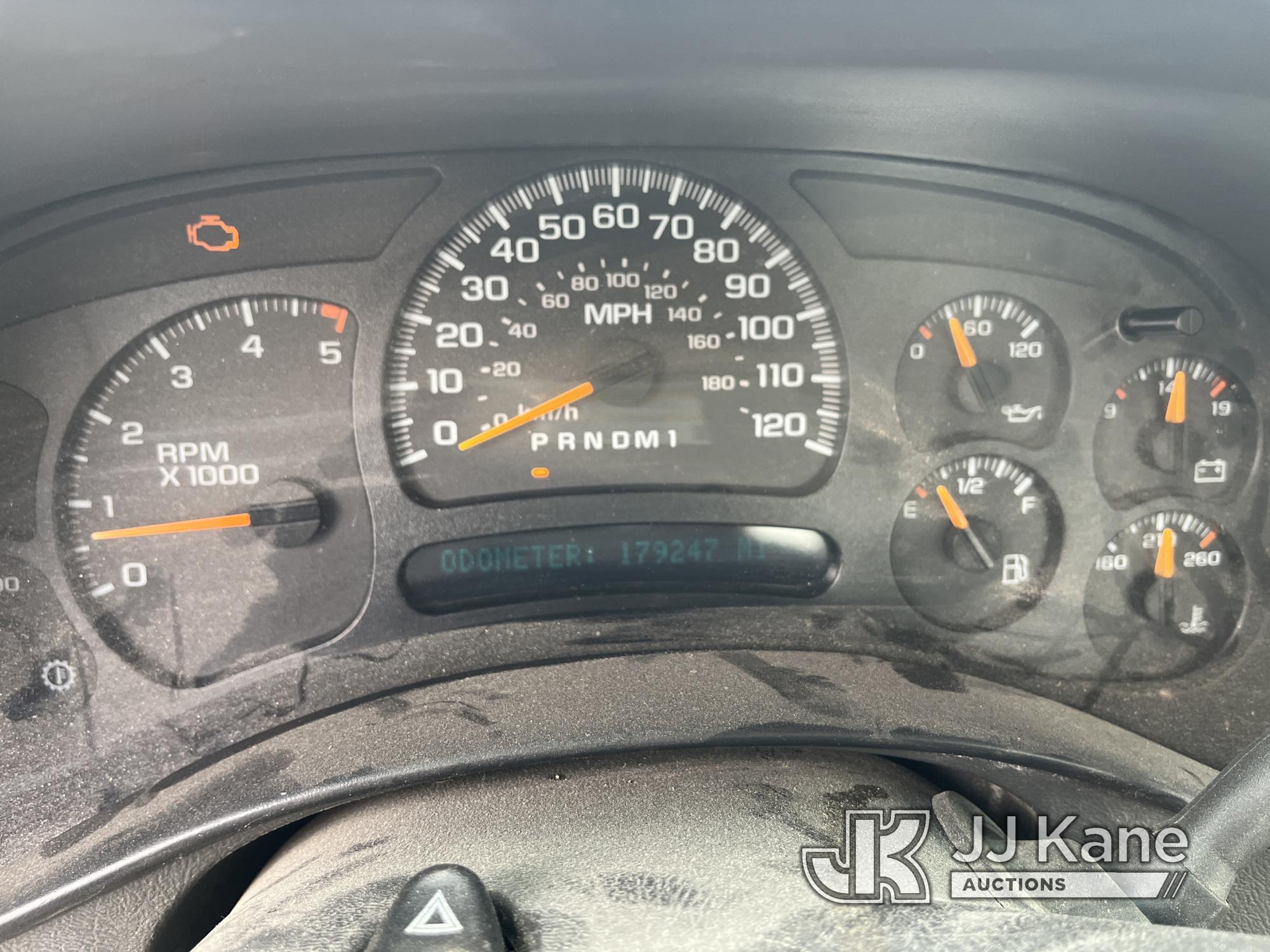 (Crewe, VA) 2006 GMC Sierra 3500 4x4 Service Truck Runs & Moves) (Check Engine Light On