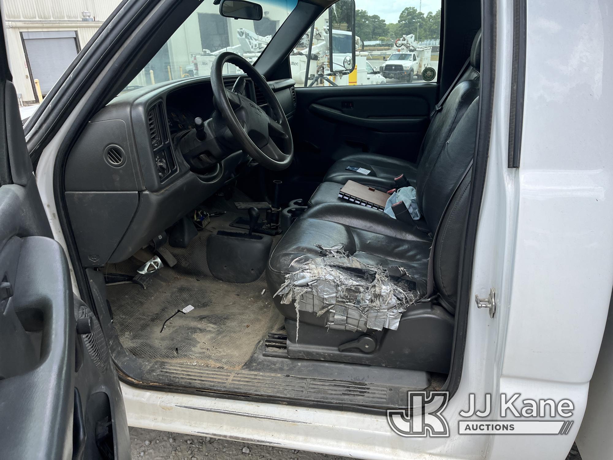 (Crewe, VA) 2006 GMC Sierra 3500 4x4 Service Truck Runs & Moves) (Check Engine Light On