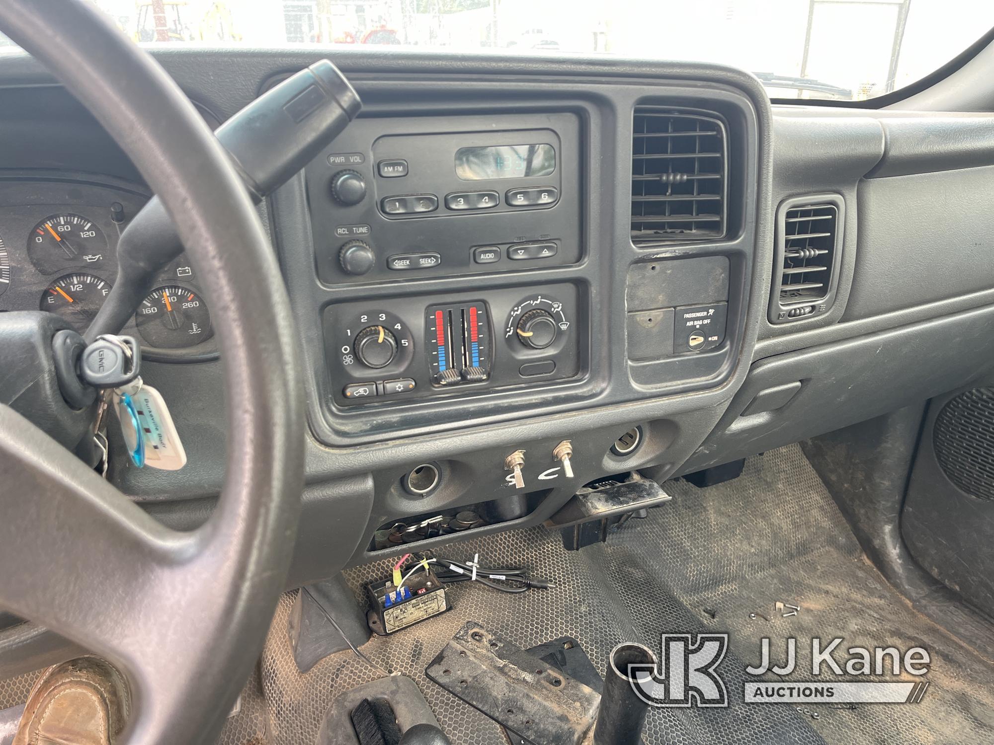 (Crewe, VA) 2006 GMC Sierra 3500 4x4 Service Truck Runs & Moves) (Check Engine Light On