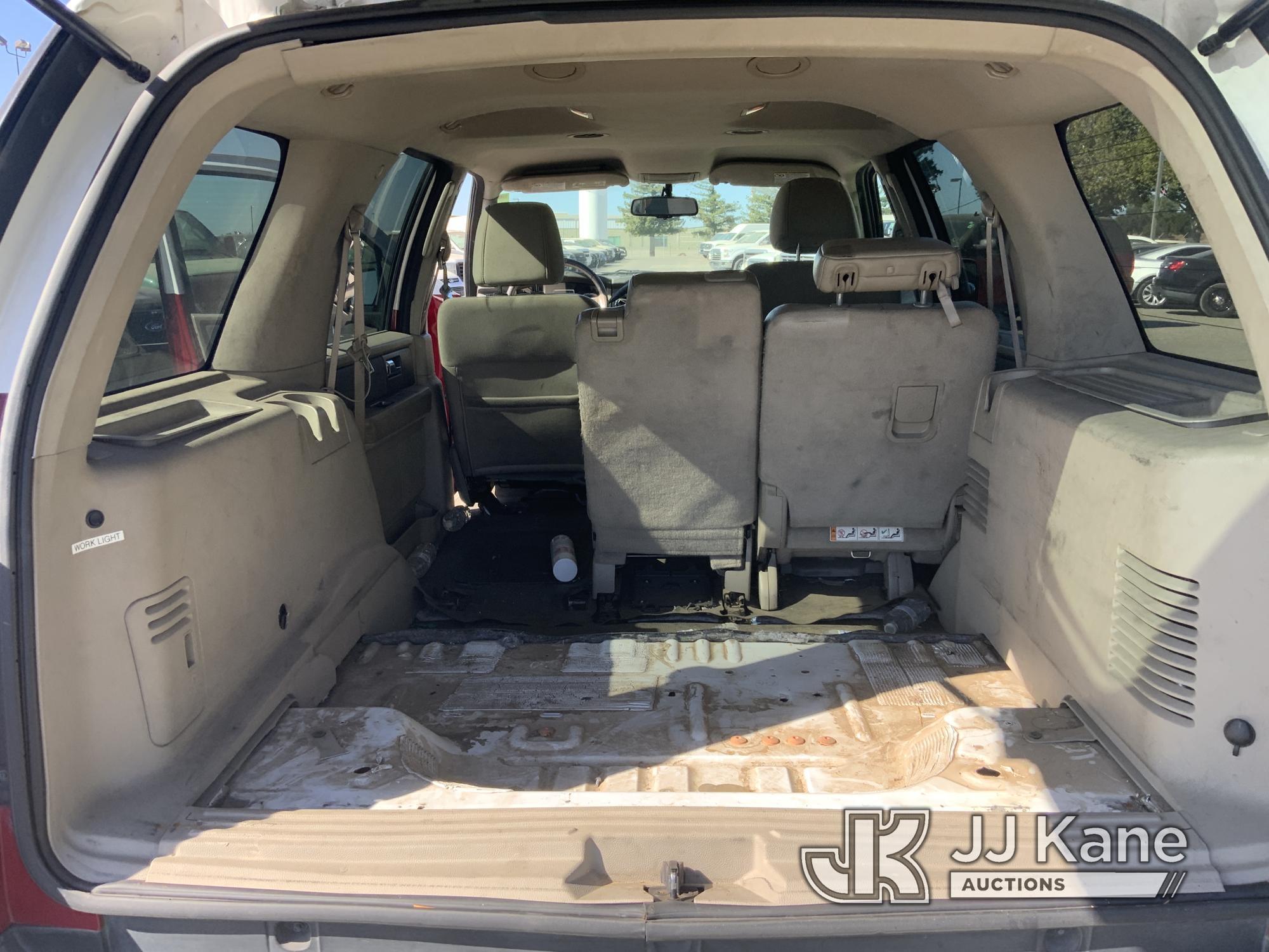 (Dixon, CA) 2010 Ford Expedition XLT 4x4 4-Door Sport Utility Vehicle Runs & Moves) (Tire Pressure S