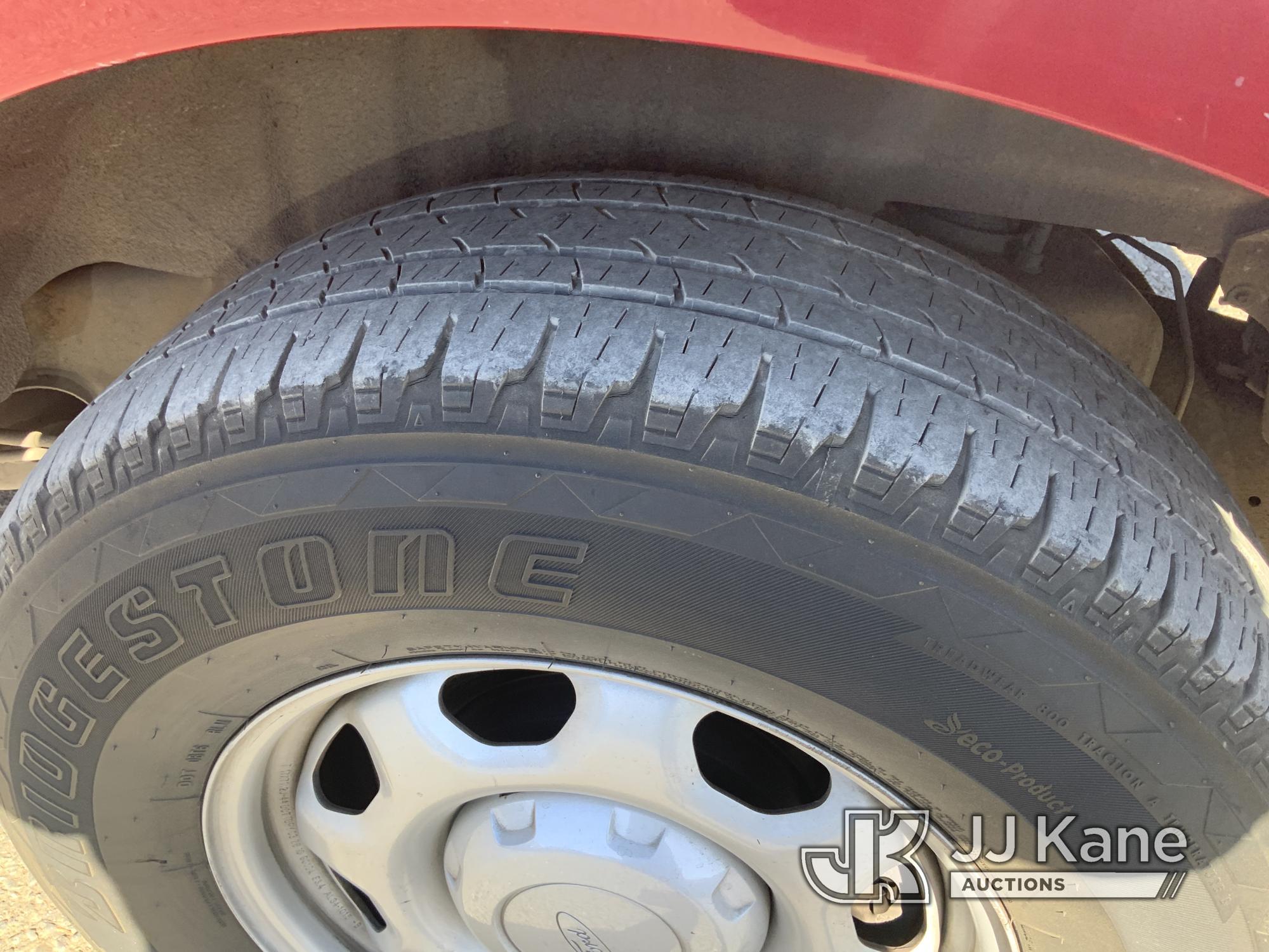 (Dixon, CA) 2010 Ford Expedition XLT 4x4 4-Door Sport Utility Vehicle Runs & Moves) (Tire Pressure S