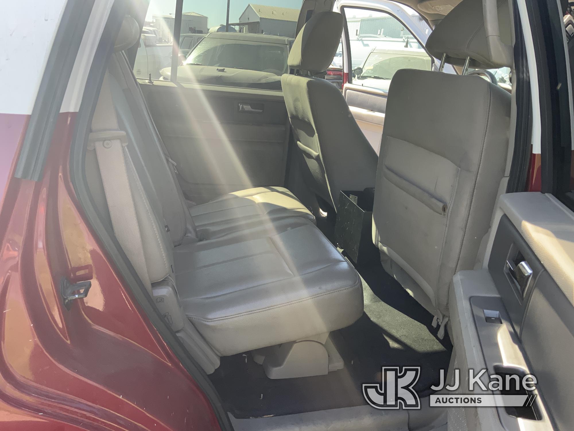(Dixon, CA) 2010 Ford Expedition XLT 4x4 4-Door Sport Utility Vehicle Runs & Moves) (Tire Pressure S