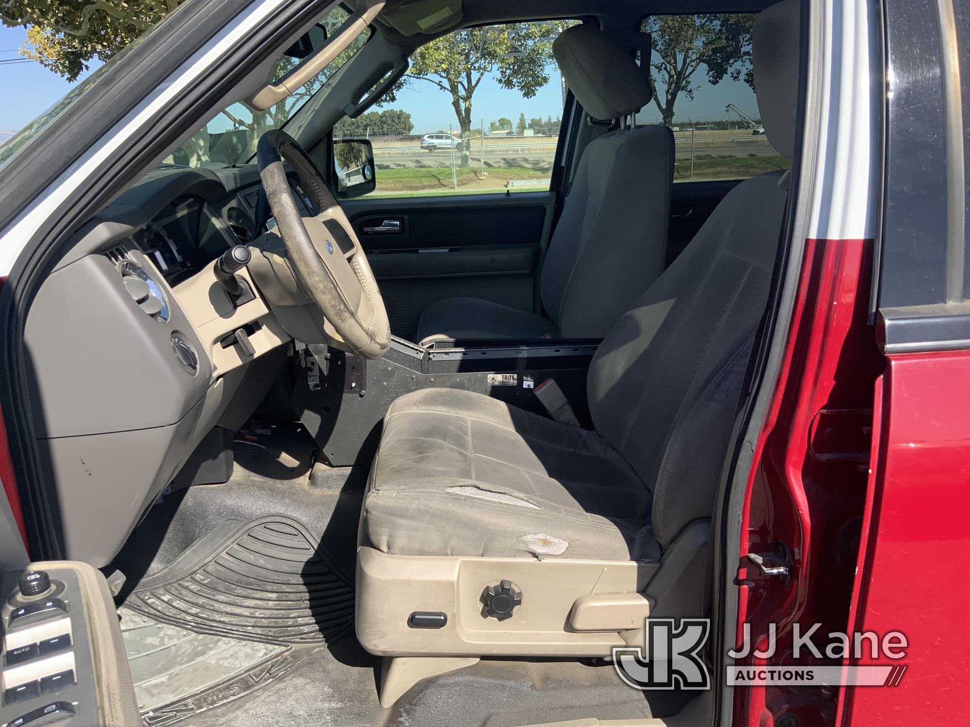 (Dixon, CA) 2010 Ford Expedition XLT 4x4 4-Door Sport Utility Vehicle Runs & Moves) (Tire Pressure S
