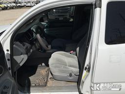 (San Antonio, TX) 2010 Toyota Tacoma Extended-Cab Pickup Truck Runs & Moves) (Maintenance Required L