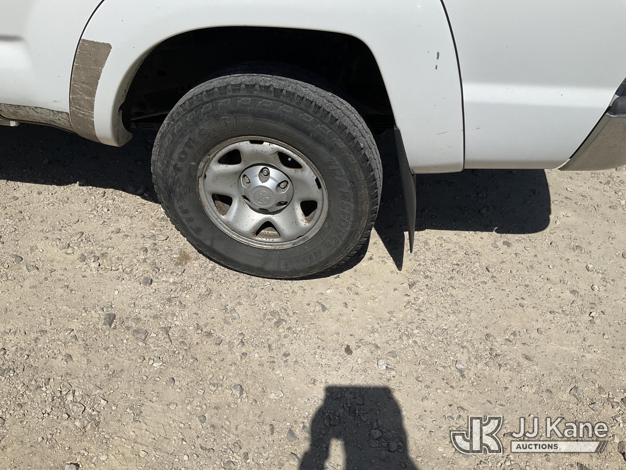 (San Antonio, TX) 2010 Toyota Tacoma Extended-Cab Pickup Truck Runs & Moves) (Maintenance Required L