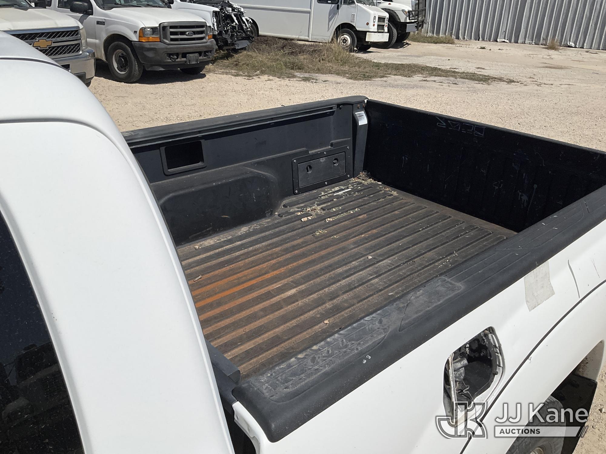 (San Antonio, TX) 2010 Toyota Tacoma Extended-Cab Pickup Truck Runs & Moves) (Maintenance Required L