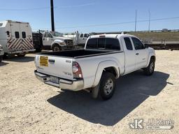 (San Antonio, TX) 2010 Toyota Tacoma Extended-Cab Pickup Truck Runs & Moves) (Maintenance Required L
