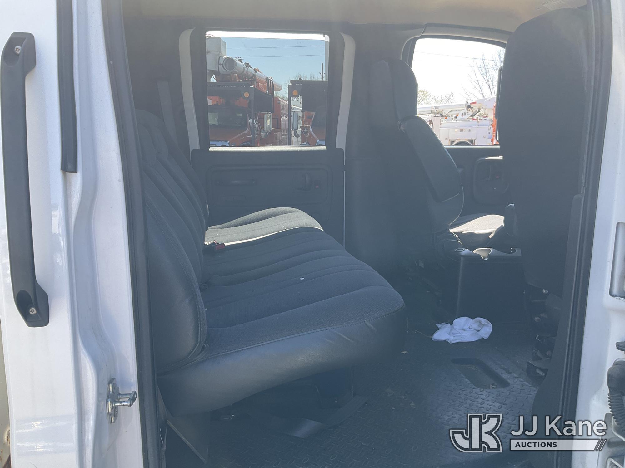 (Plymouth Meeting, PA) 2008 GMC C5500 Crew-Cab Flatbed/Dump Truck Runs Moves & Dump Operates, Body &