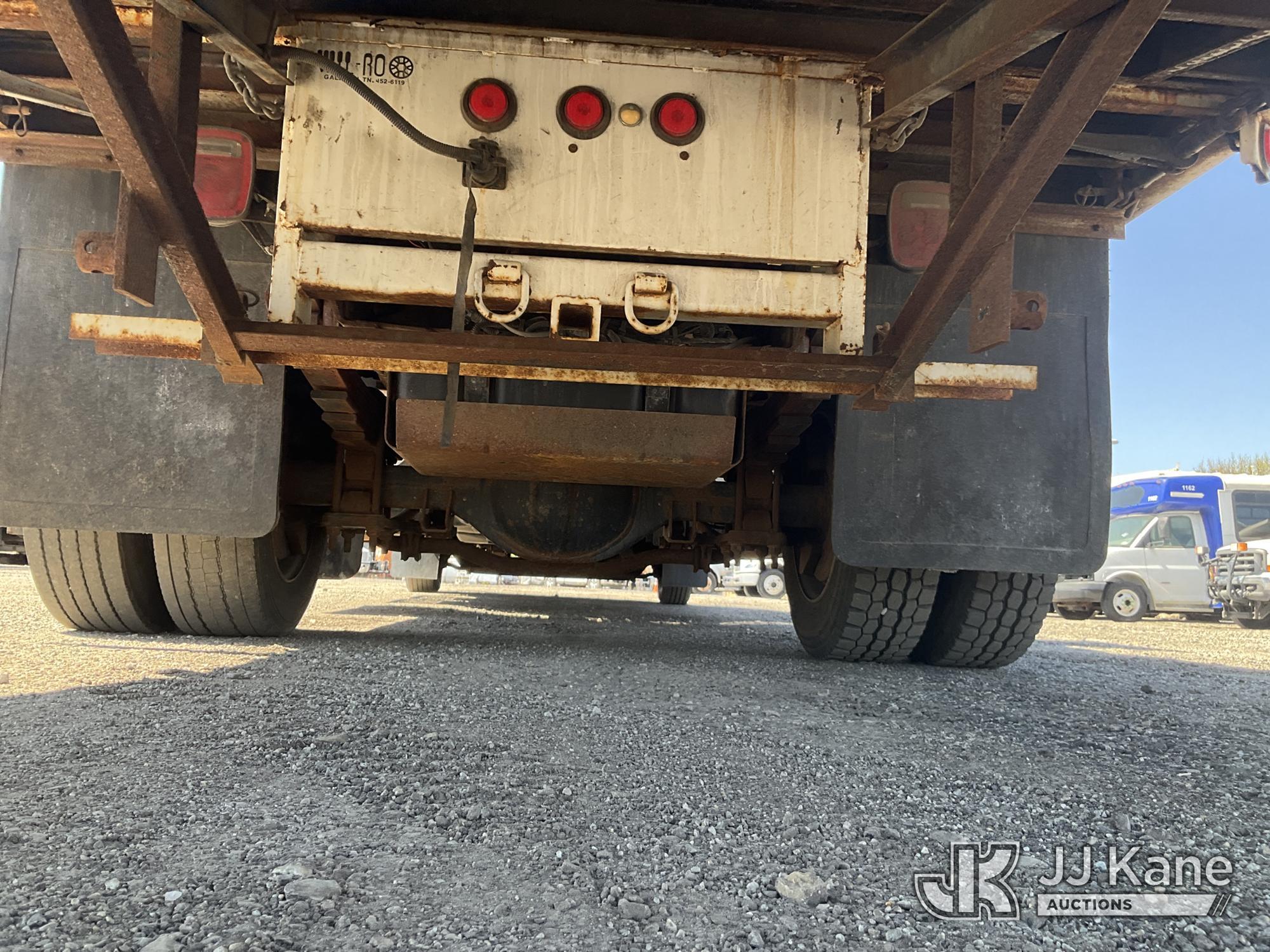 (Plymouth Meeting, PA) 2008 GMC C5500 Crew-Cab Flatbed/Dump Truck Runs Moves & Dump Operates, Body &