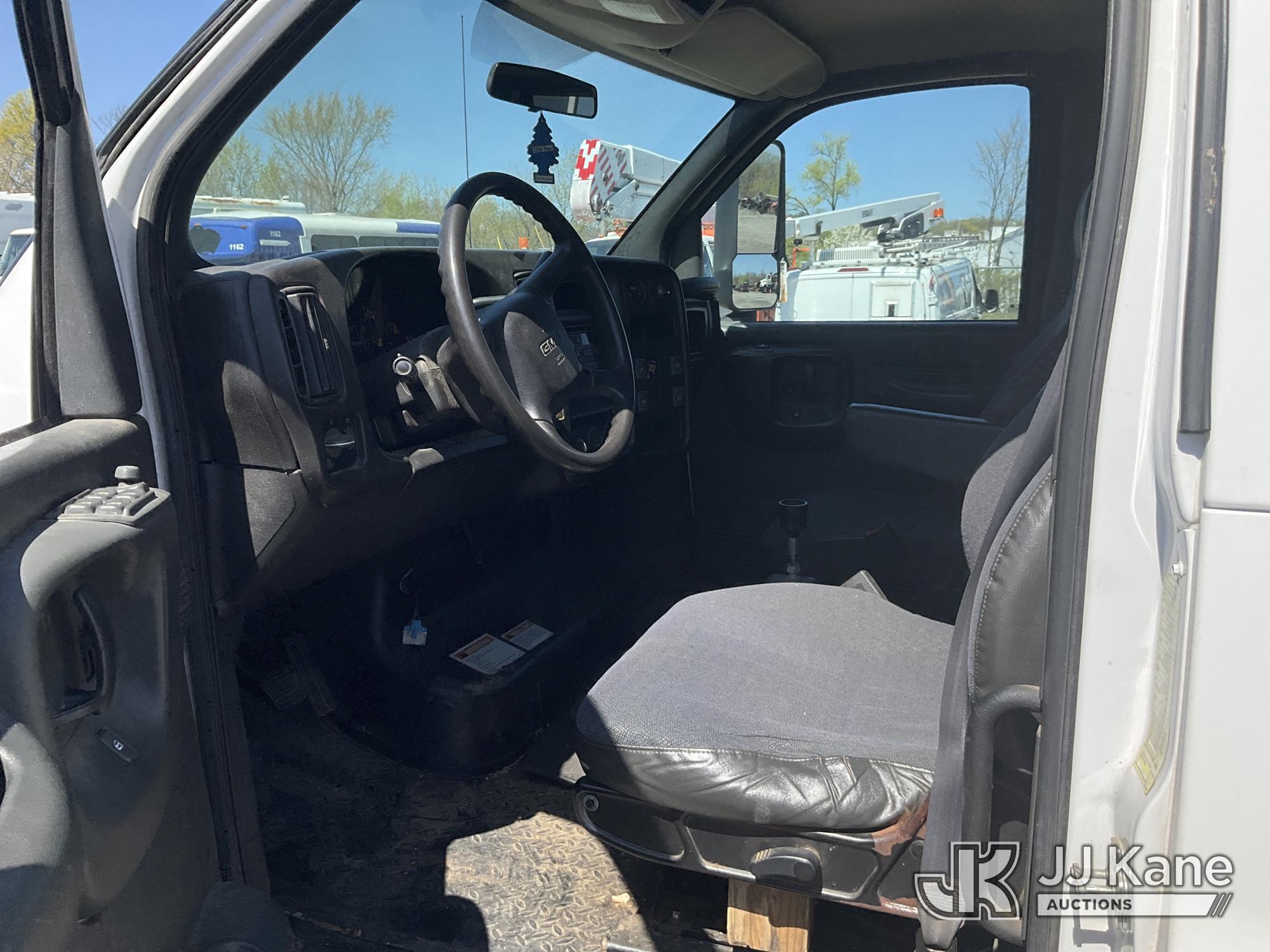 (Plymouth Meeting, PA) 2008 GMC C5500 Crew-Cab Flatbed/Dump Truck Runs Moves & Dump Operates, Body &