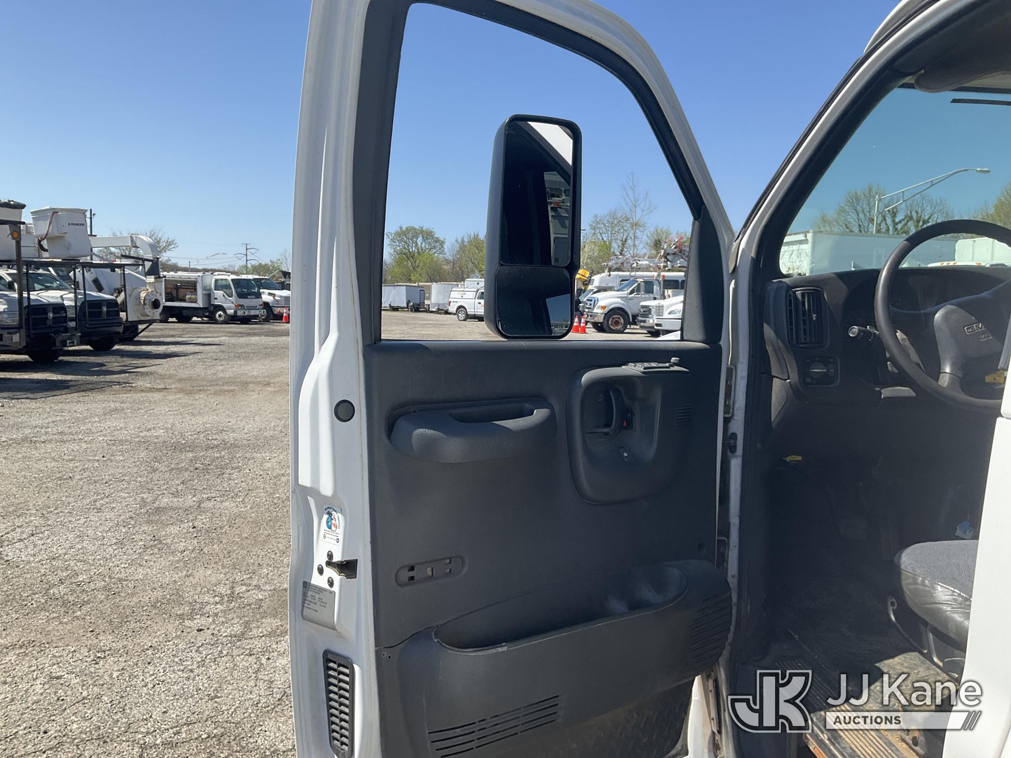 (Plymouth Meeting, PA) 2008 GMC C5500 Crew-Cab Flatbed/Dump Truck Runs Moves & Dump Operates, Body &