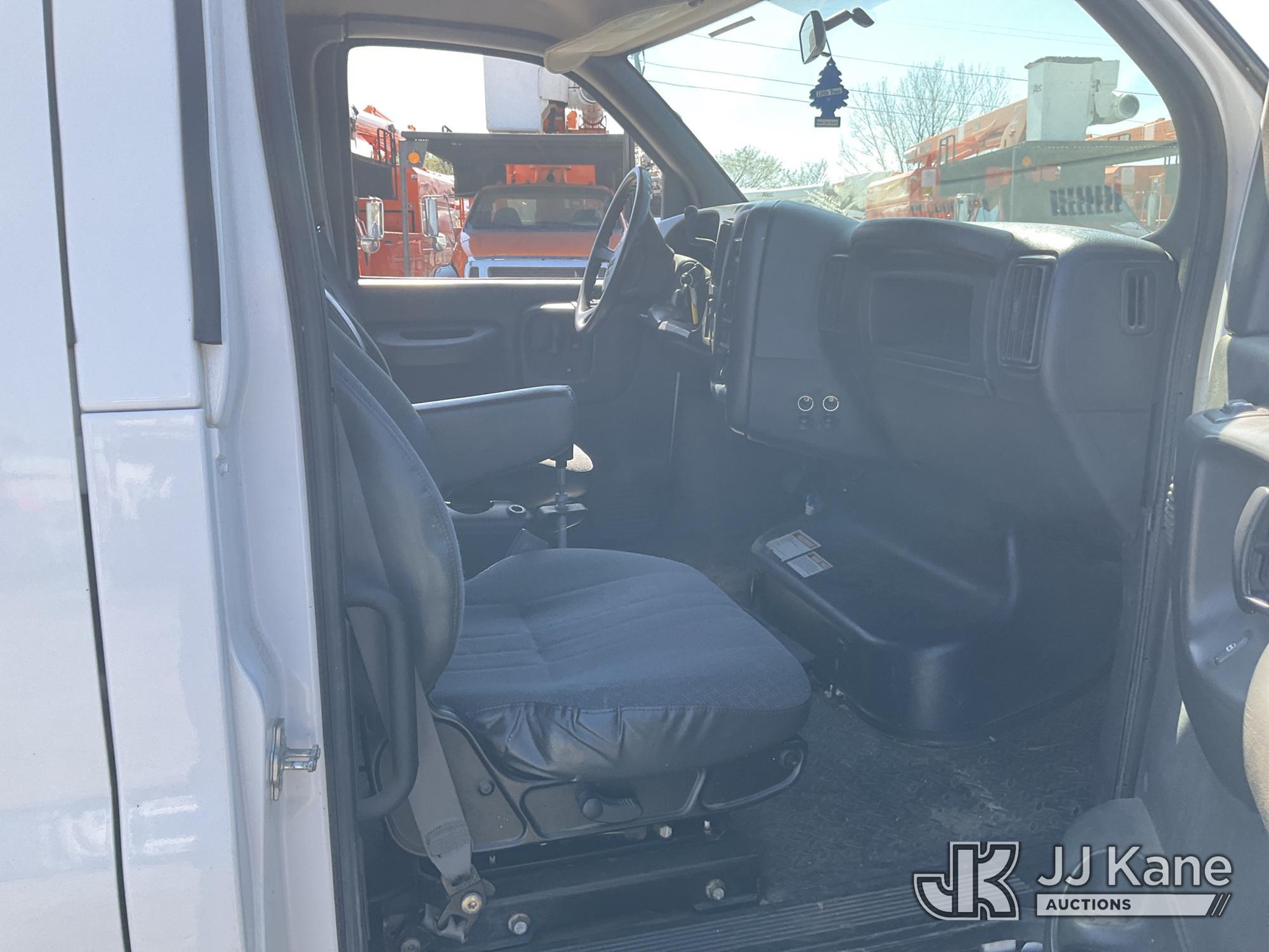 (Plymouth Meeting, PA) 2008 GMC C5500 Crew-Cab Flatbed/Dump Truck Runs Moves & Dump Operates, Body &