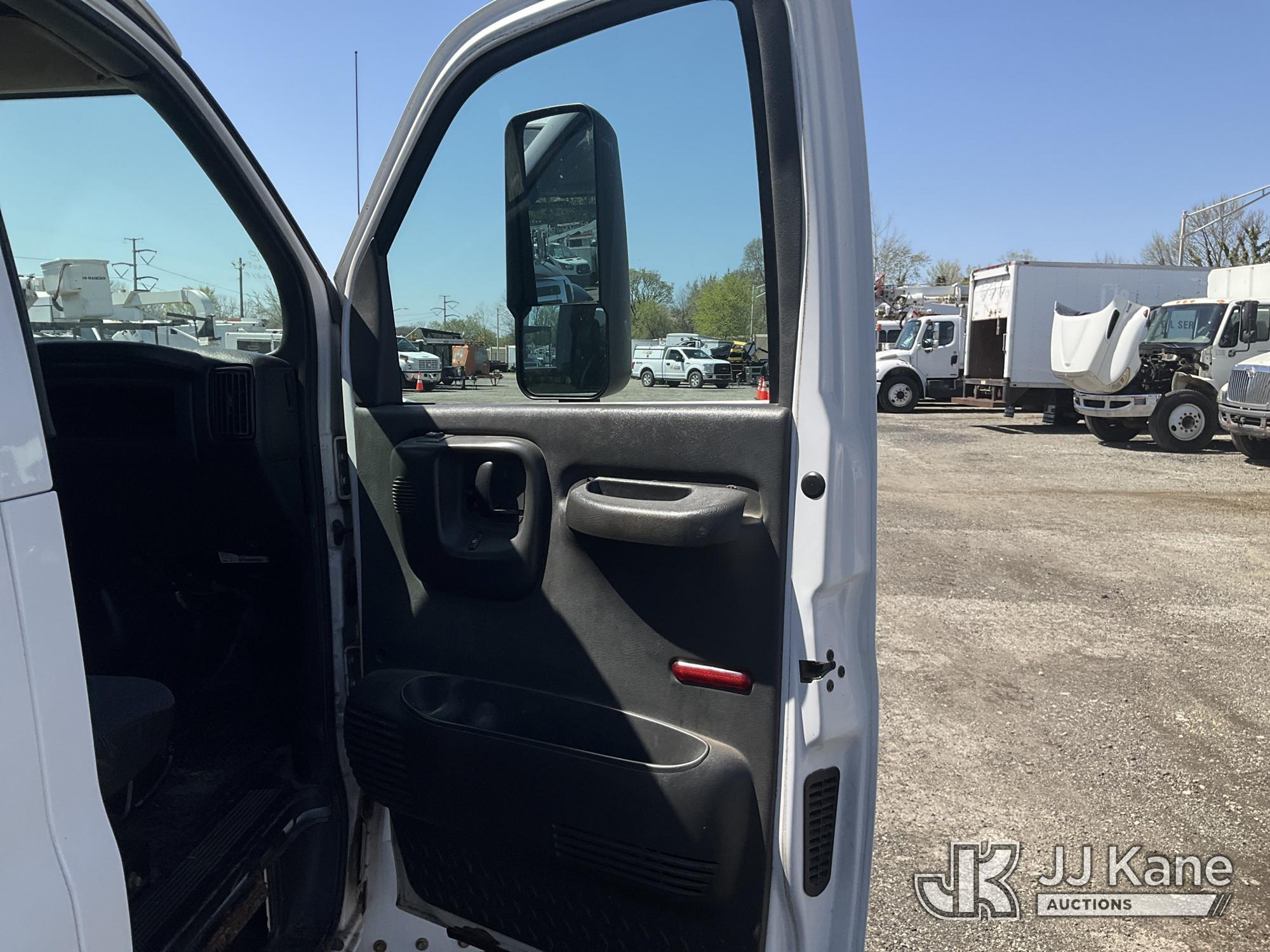 (Plymouth Meeting, PA) 2008 GMC C5500 Crew-Cab Flatbed/Dump Truck Runs Moves & Dump Operates, Body &