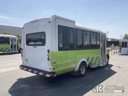 (Jurupa Valley, CA) 2009 Ford Econoline E450 Passenger Bus Runs & Moves) (Air Bag Light On