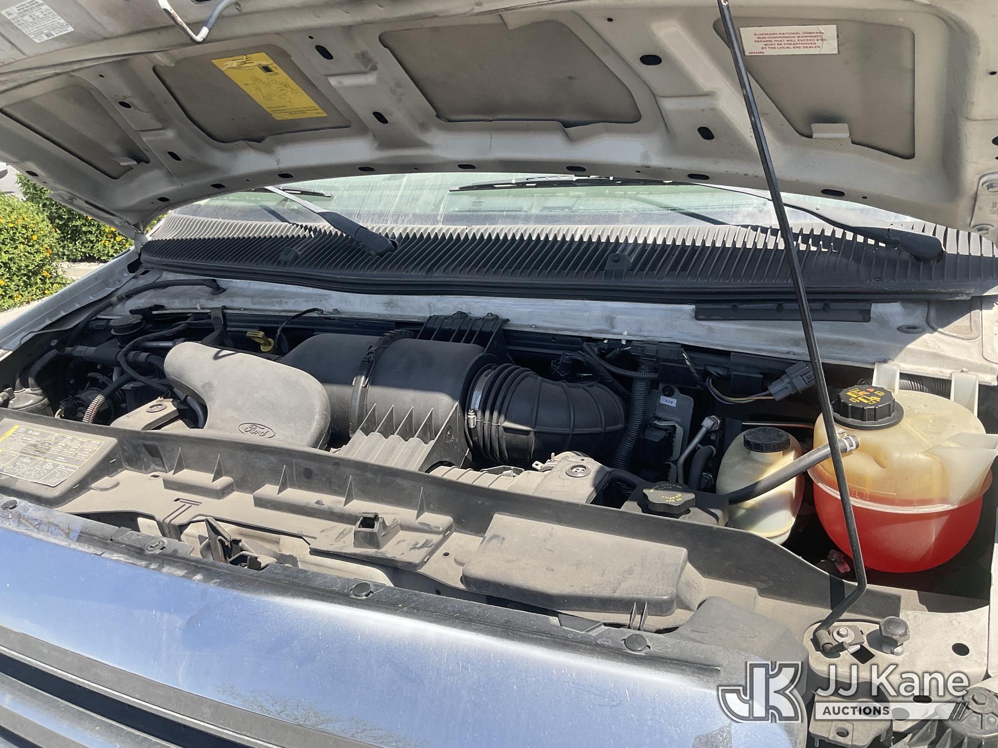 (Jurupa Valley, CA) 2009 Ford E-450 Passenger Bus Runs & Moves