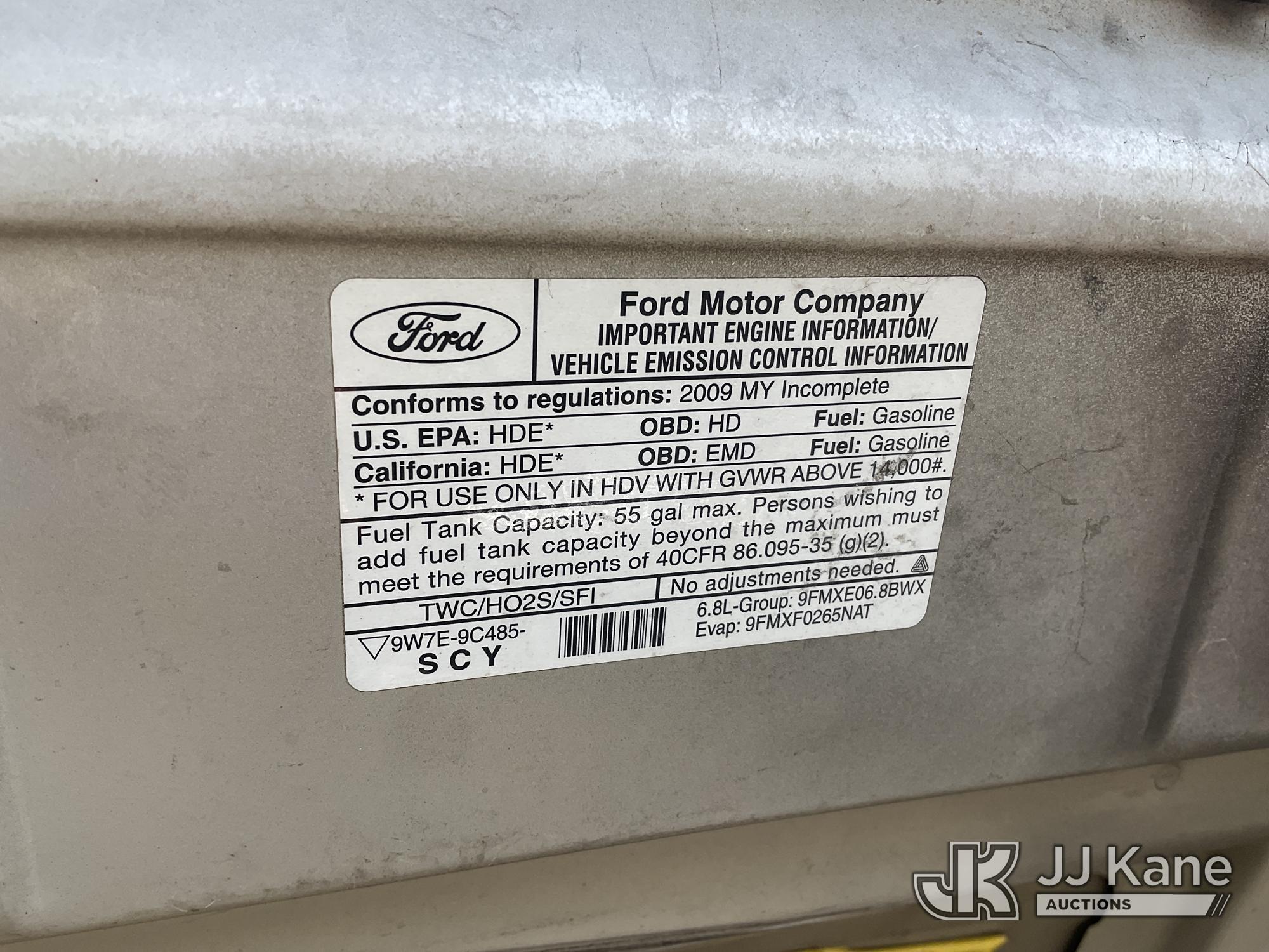 (Jurupa Valley, CA) 2009 Ford Econoline E450 Passenger Bus Runs & Moves) (Air Bag Light On