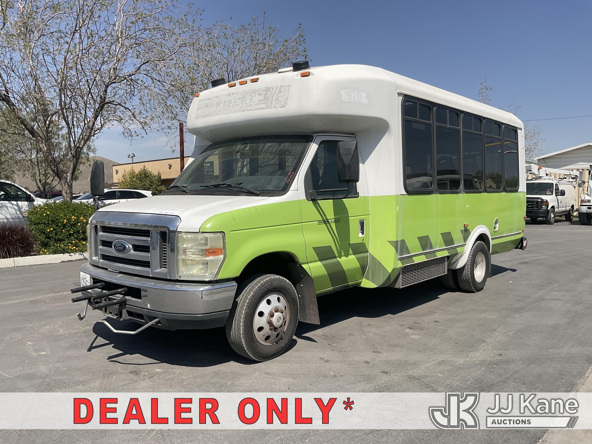 (Jurupa Valley, CA) 2009 Ford Econoline E450 Passenger Bus Runs & Moves) (Air Bag Light On