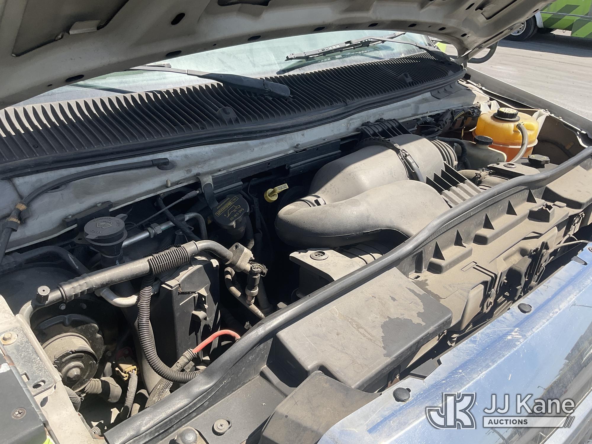 (Jurupa Valley, CA) 2009 Ford Econoline E450 Passenger Bus Runs & Moves) (Air Bag Light On
