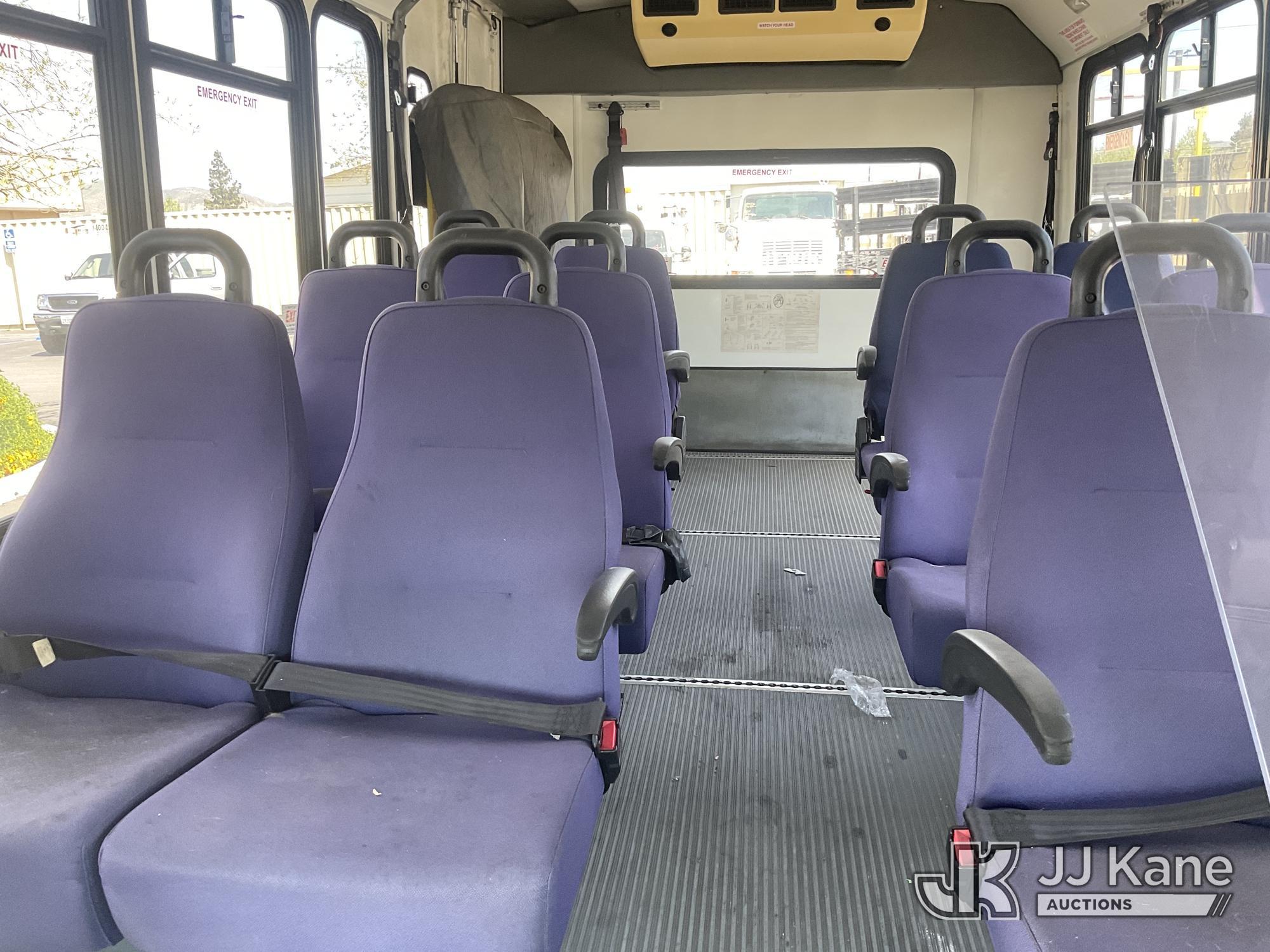 (Jurupa Valley, CA) 2009 Ford E-450 Passenger Bus Runs & Moves