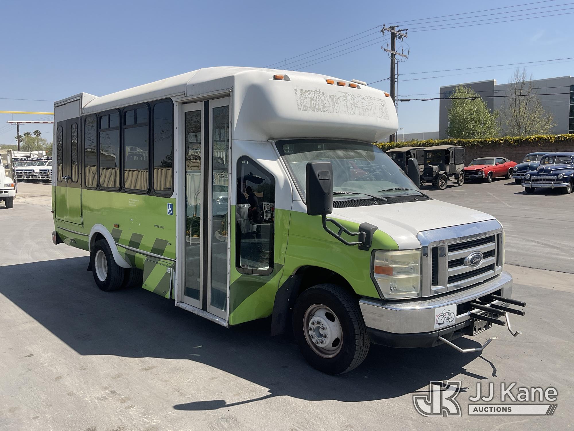 (Jurupa Valley, CA) 2009 Ford E-450 Passenger Bus Runs & Moves