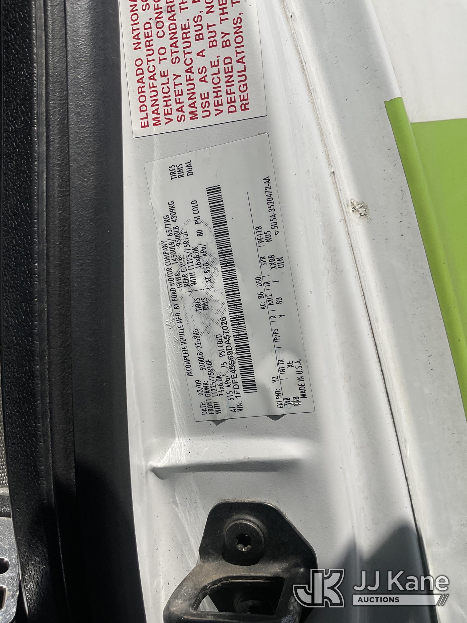 (Jurupa Valley, CA) 2009 Ford E-450 Passenger Bus Runs & Moves