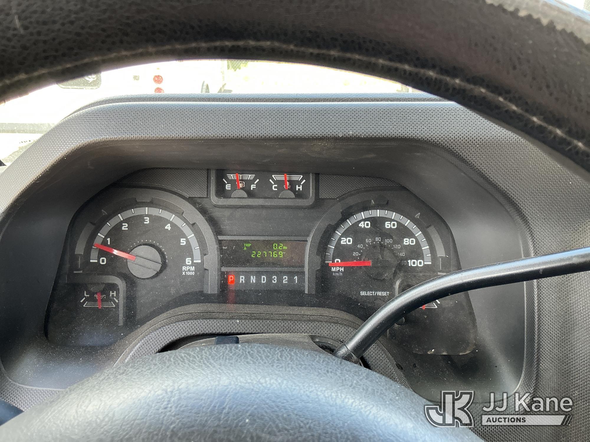 (Fountain, CO) 2009 Ford Econoline E350 Super Duty Passenger Bus Runs & Moves, Lift Operates) (Body