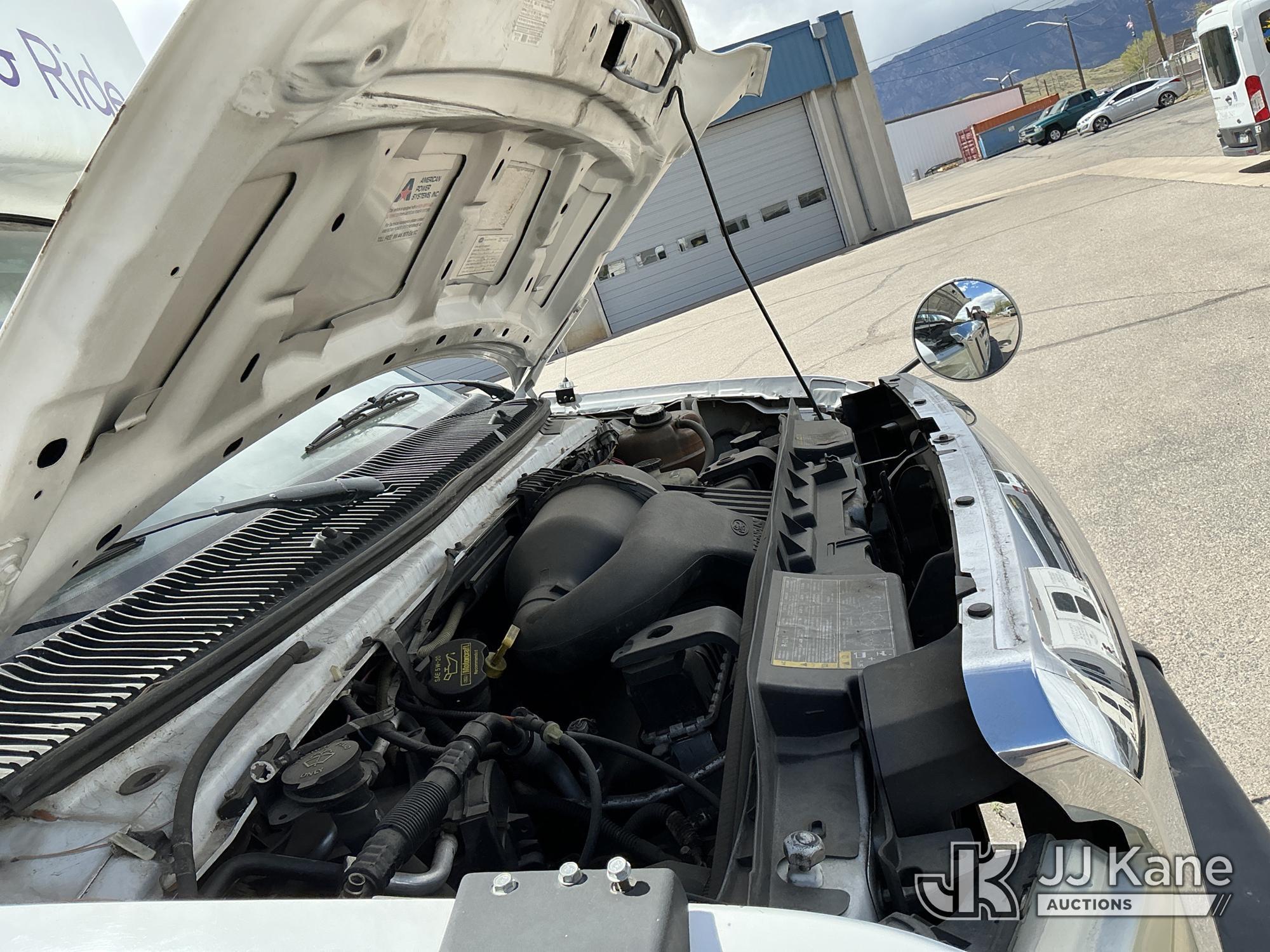 (Fountain, CO) 2009 Ford Econoline E350 Super Duty Passenger Bus Runs & Moves, Lift Operates) (Body