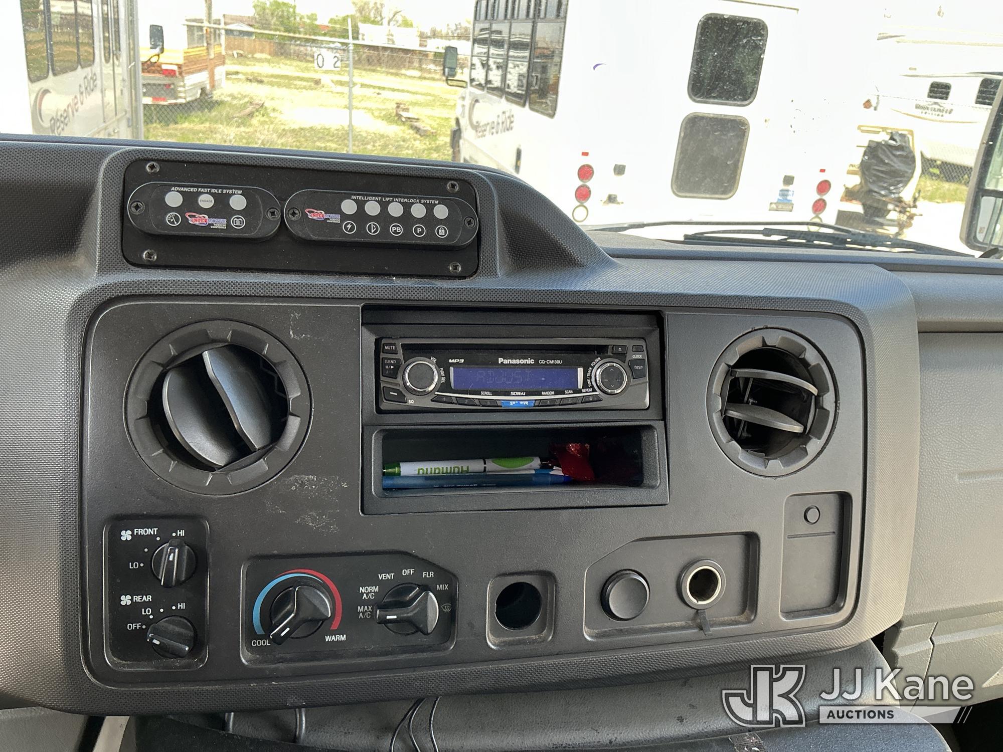 (Fountain, CO) 2009 Ford Econoline E350 Super Duty Passenger Bus Runs & Moves, Lift Operates) (Body