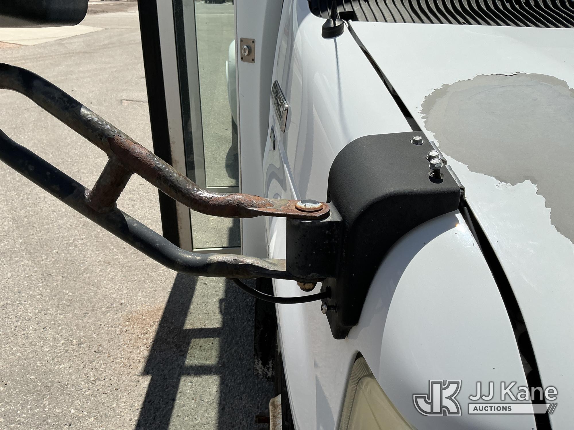 (Fountain, CO) 2009 Ford Econoline E350 Super Duty Passenger Bus Runs & Moves, Lift Operates) (Body