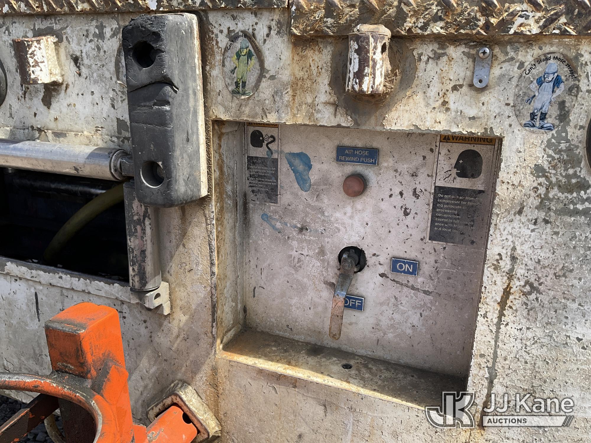 (Dixon, CA) 2005 Freightliner M2 106 Air Compressor/Enclosed Utility Truck Runs & Moves