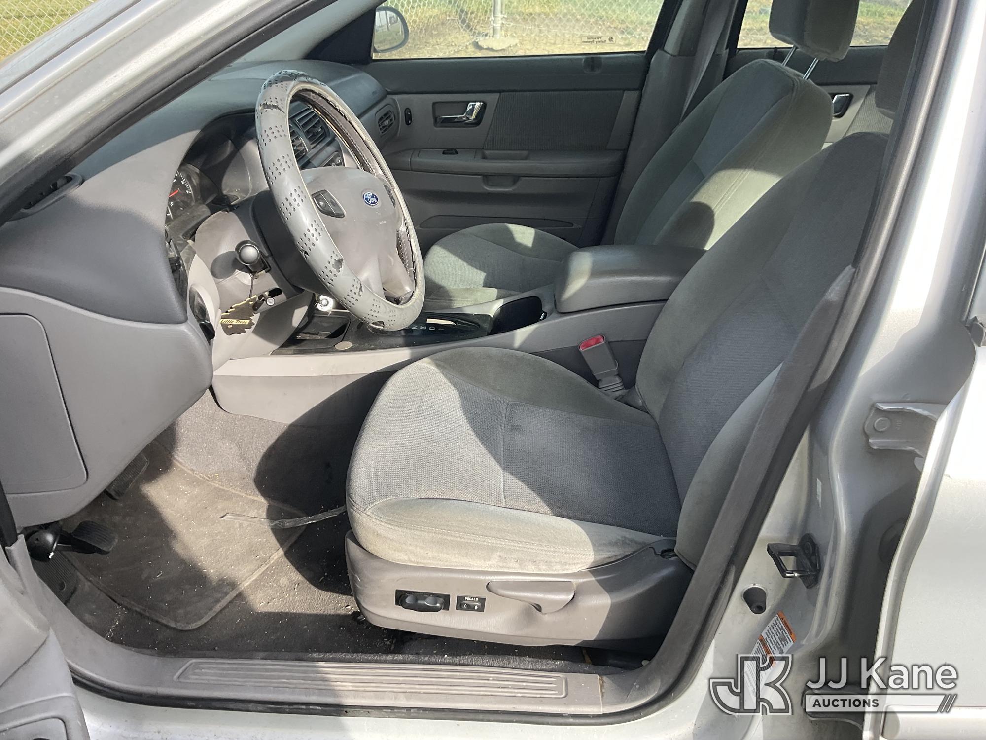 (Dixon, CA) 2000 Ford Taurus SE 4-Door Sedan Runs & Moves