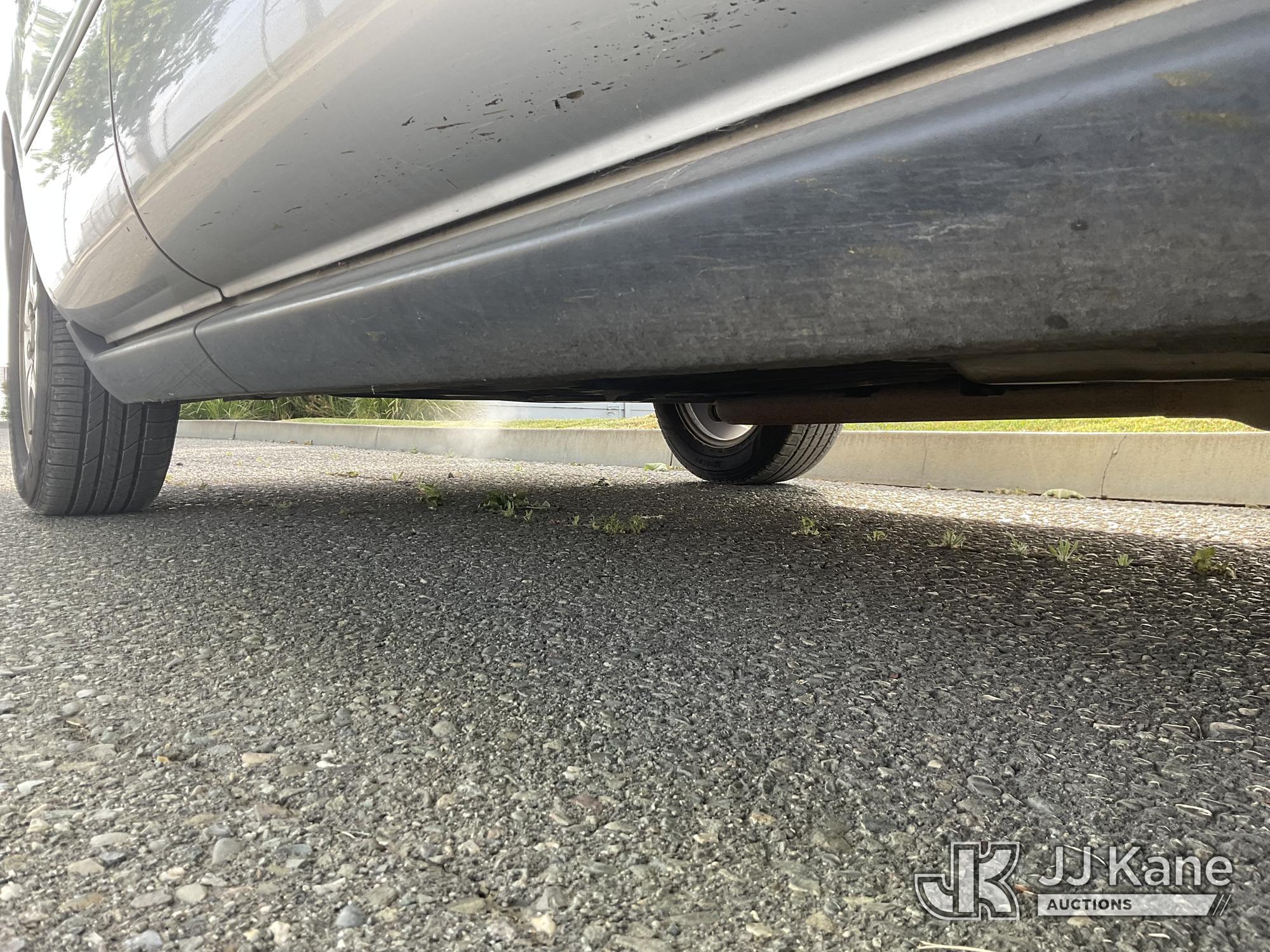 (Dixon, CA) 2000 Ford Taurus SE 4-Door Sedan Runs & Moves