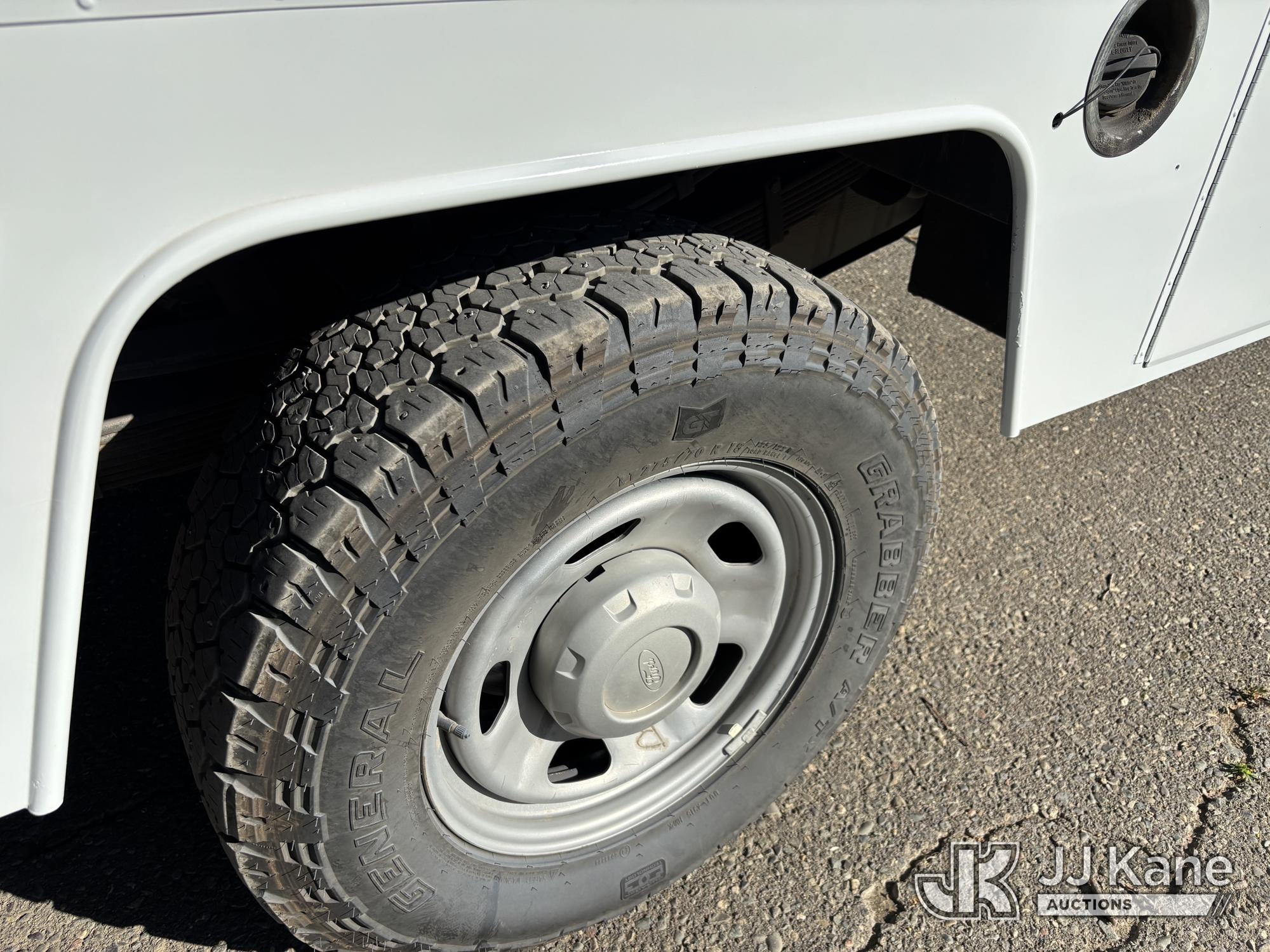 (Dixon, CA) 2005 Ford F-350 SD 4x4 Service Truck Runs & Moves